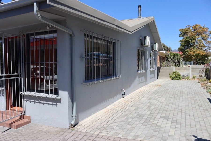 4 Bedroom Property for Sale in Klein Berlyn Western Cape